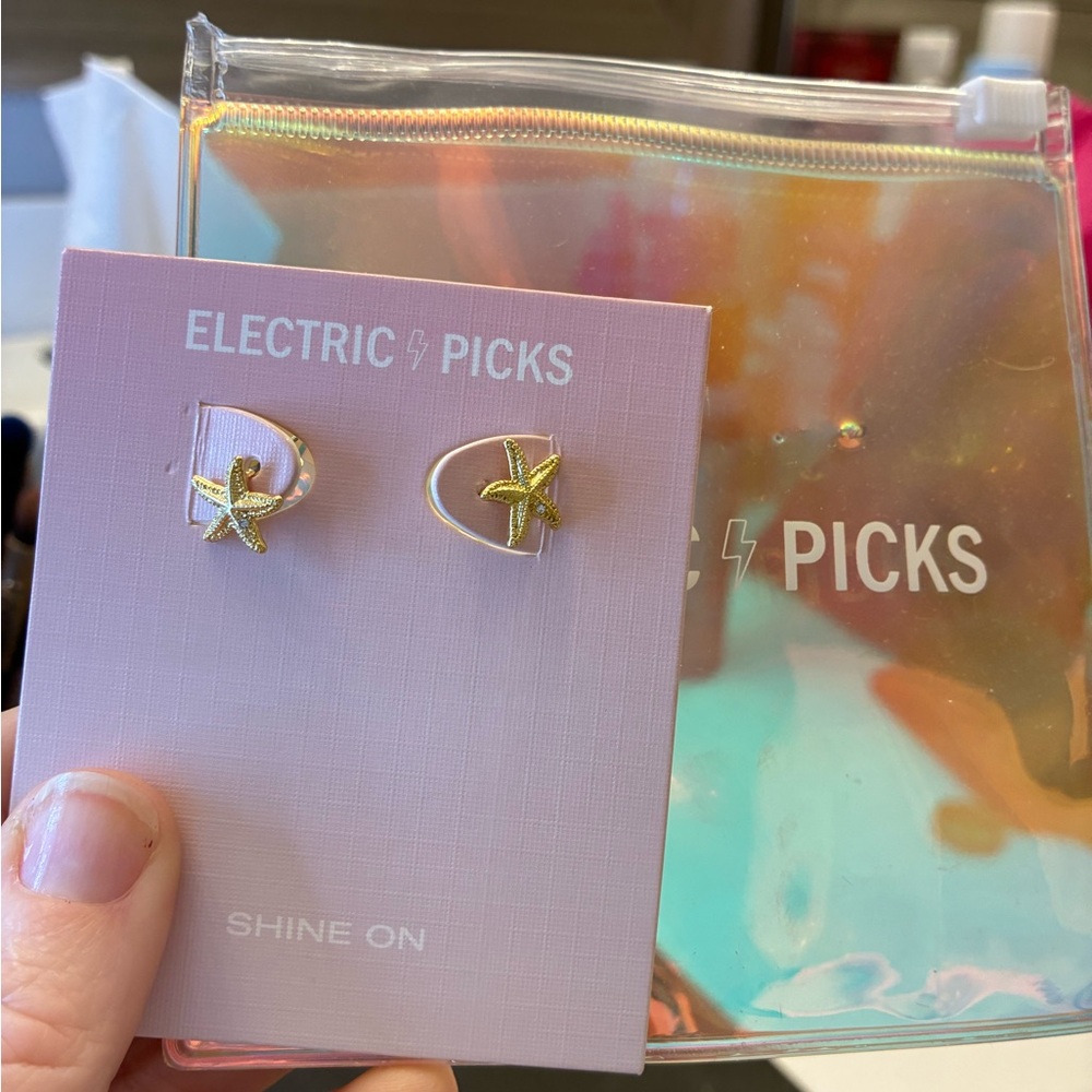 Electric Picks Gold Starfish Earrings - Picture 5 of 6